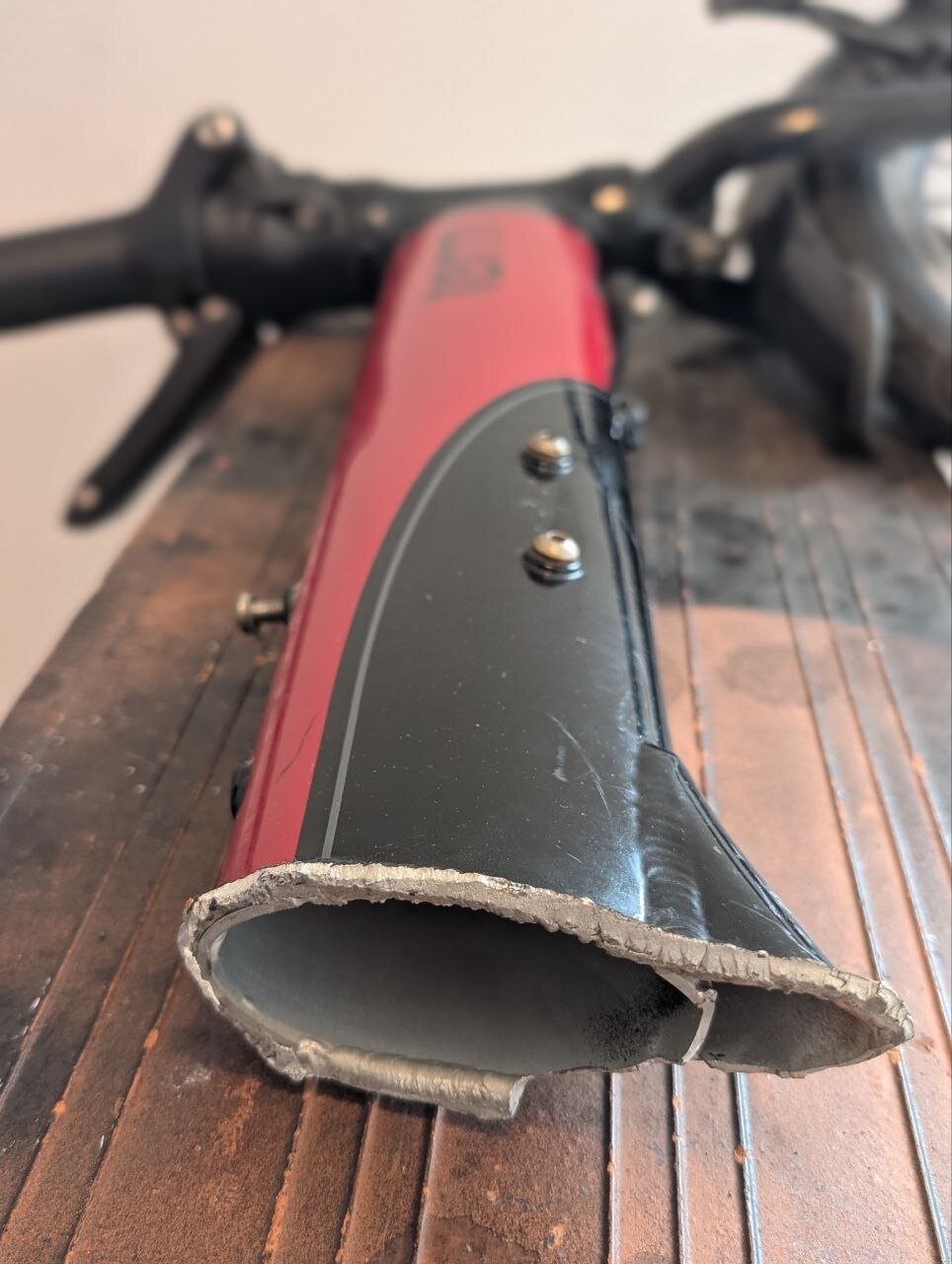 Reparación de tubo de sillín de bicicleta en aluminio