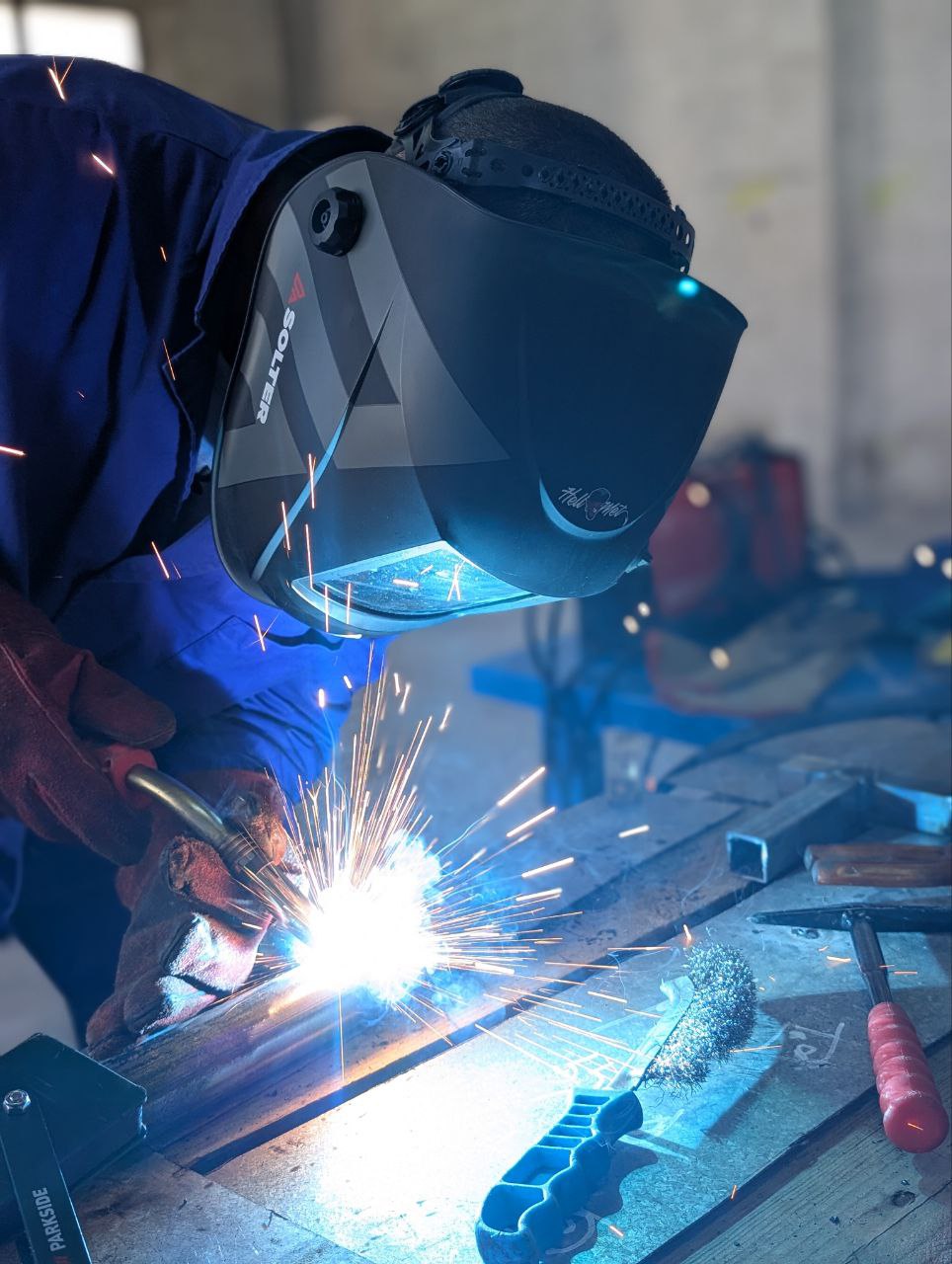 Práctica de soldadura MAG en formación de carpintería metálica